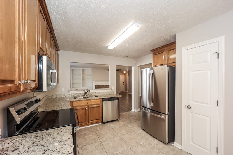 2,620/Mo, 1716 Anniston Dr McDonough, GA 30253 Kitchen View 2