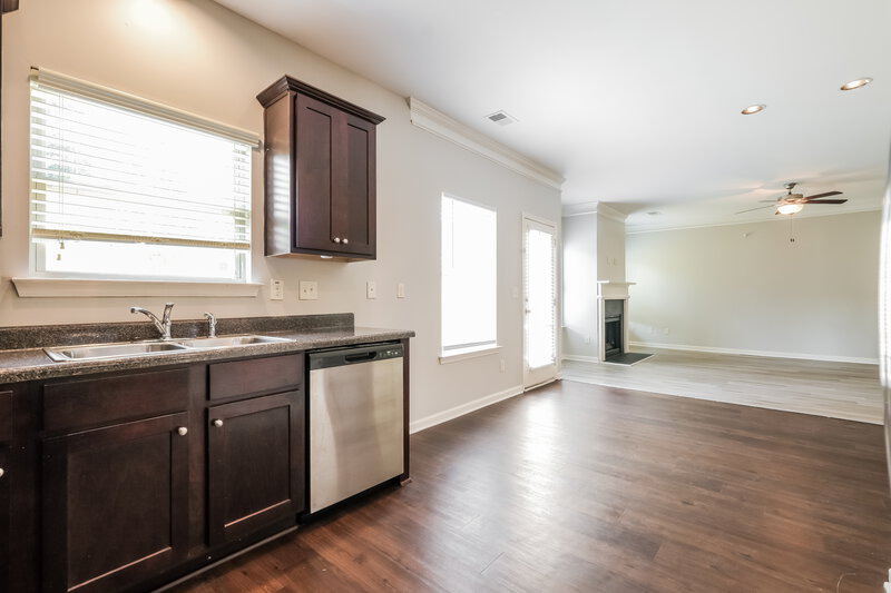 2,175/Mo, 354 Easley Dr Lawrenceville, GA 30045 Kitchen View 3