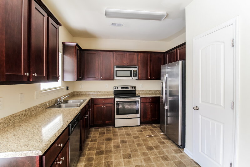 2,060/Mo, 1377 Avington Glen Way Lawrenceville, GA 30045 Kitchen View