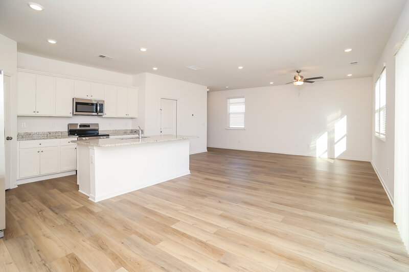 1,825/Mo, 112 Red Maple Way NW Adairsville, GA 30103 Kitchen View 2