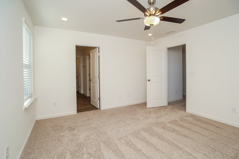 1,825/Mo, 112 Red Maple Way NW Adairsville, GA 30103 Main Bedroom View 2