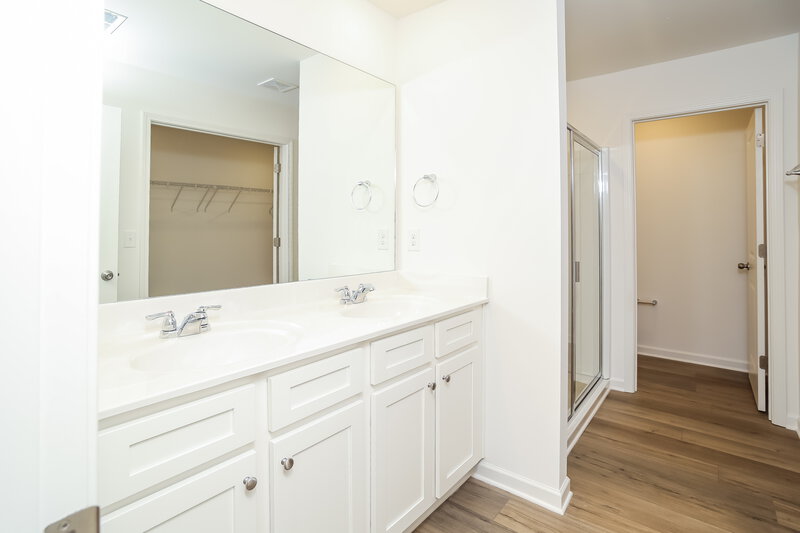 1,825/Mo, 112 Red Maple Way NW Adairsville, GA 30103 Main Bathroom View