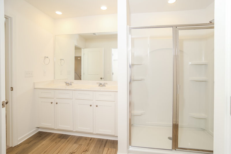 1,825/Mo, 112 Red Maple Way NW Adairsville, GA 30103 Main Bathroom View 2