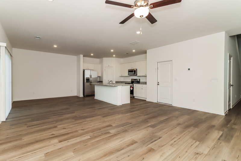 1,750/Mo, 116 Red Maple Way NW Adairsville, GA 30103 Living Room View 3