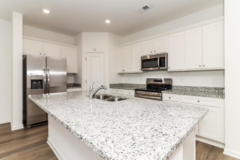 1,750/Mo, 116 Red Maple Way NW Adairsville, GA 30103 Kitchen View 2