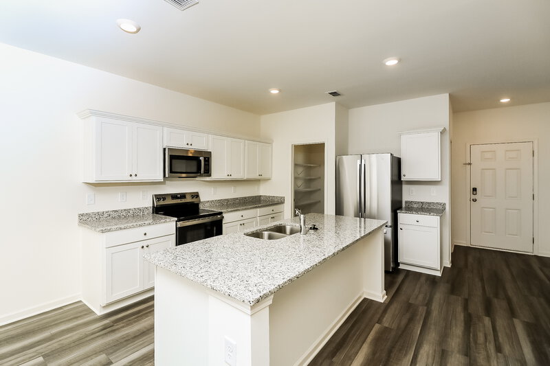 2,660/Mo, 88 Hargrave Ave Bethlehem, GA 30620 Kitchen View