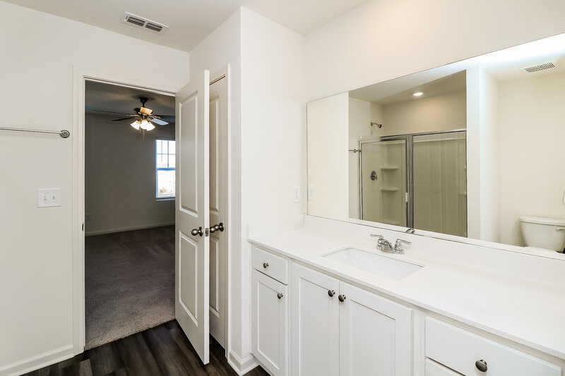 2,660/Mo, 88 Hargrave Ave Bethlehem, GA 30620 Main Bathroom View