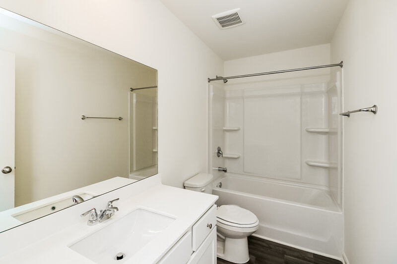 2,660/Mo, 88 Hargrave Ave Bethlehem, GA 30620 Bathroom View