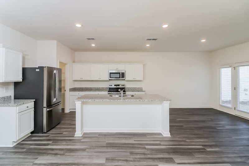 1,915/Mo, 73 Hargrave Ave Bethlehem, GA 30620 Kitchen View 2