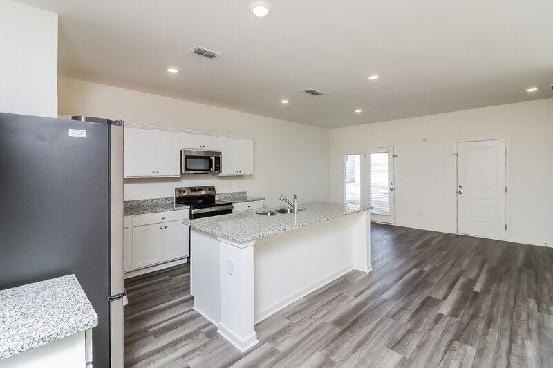 1,915/Mo, 73 Hargrave Ave Bethlehem, GA 30620 Kitchen View 3