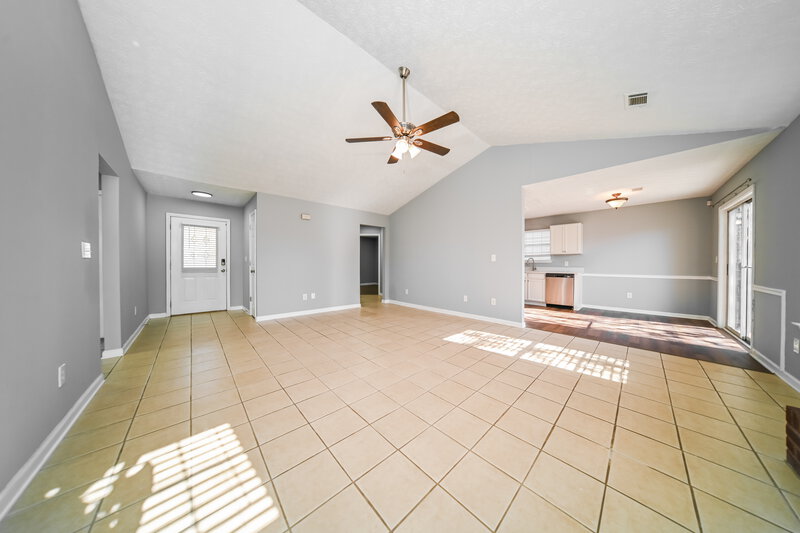 1,830/Mo, 1681 Graystone Dr Hampton, GA 30228 Living Room View 2