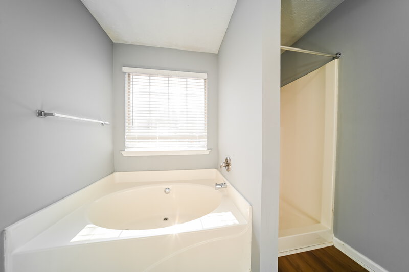 1,830/Mo, 1681 Graystone Dr Hampton, GA 30228 Main Bathroom View