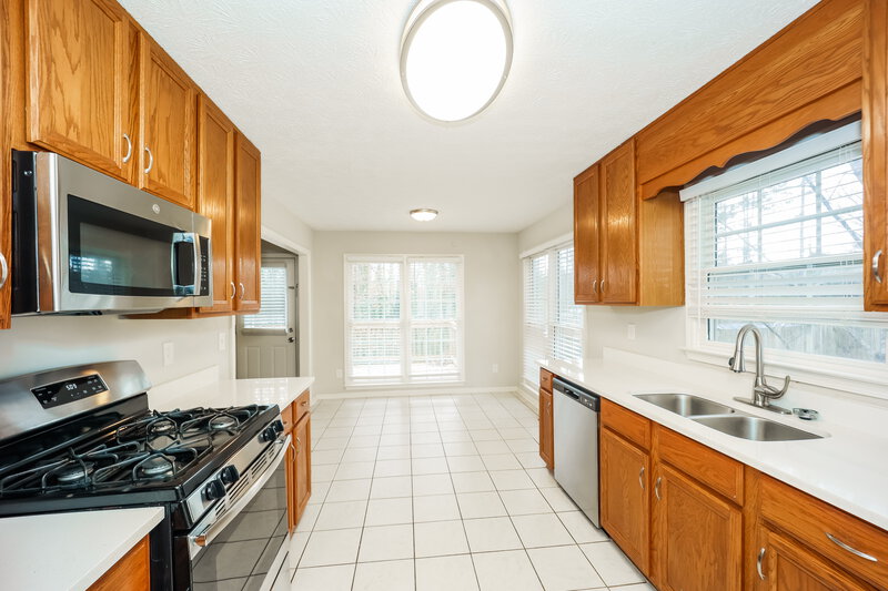 1,895/Mo, 68 Sterling Trl Powder Springs, GA 30127 Kitchen View 2