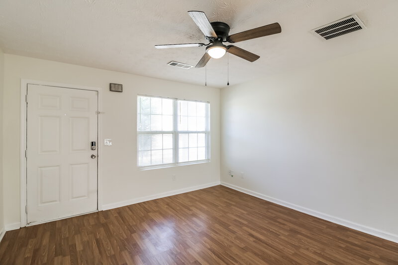 1,855/Mo, 5310 Tussahaw Xing McDonough, GA 30252 Living Room View