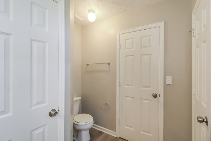 1,855/Mo, 5310 Tussahaw Xing McDonough, GA 30252 Bathroom View