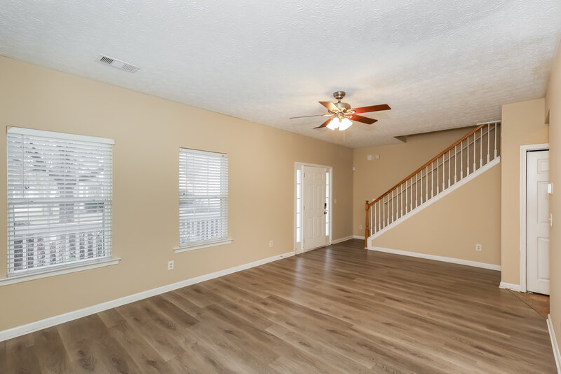 0/Mo, 252 Prescott Ct Newnan, GA 30265 Living Room View 2