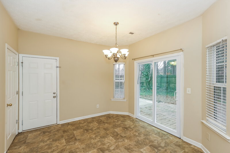 0/Mo, 252 Prescott Ct Newnan, GA 30265 Dining Room View 2