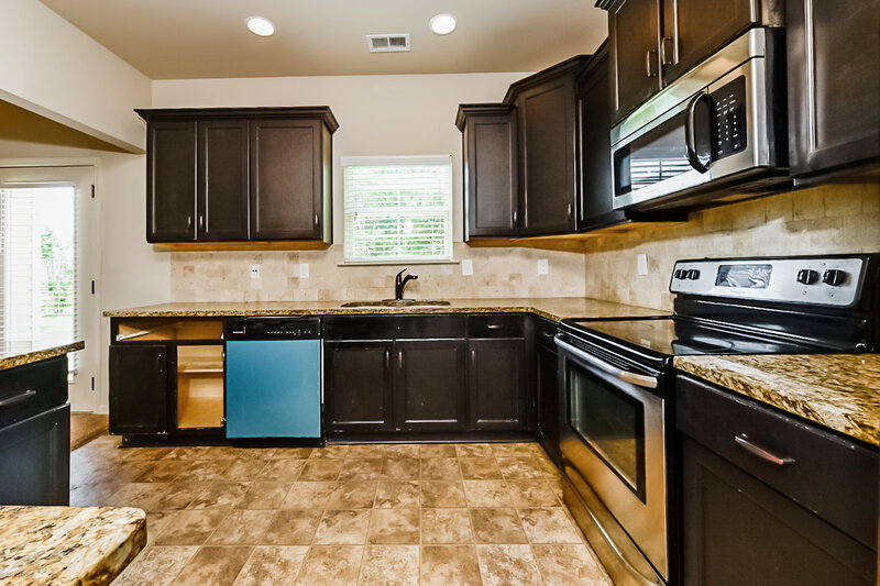 2,220/Mo, 1112 Bowlin Dr Locust Grove, GA 30248 Kitchen View