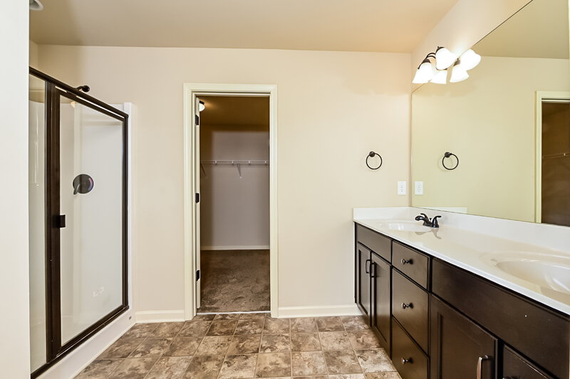 2,220/Mo, 1112 Bowlin Dr Locust Grove, GA 30248 Main Bathroom View