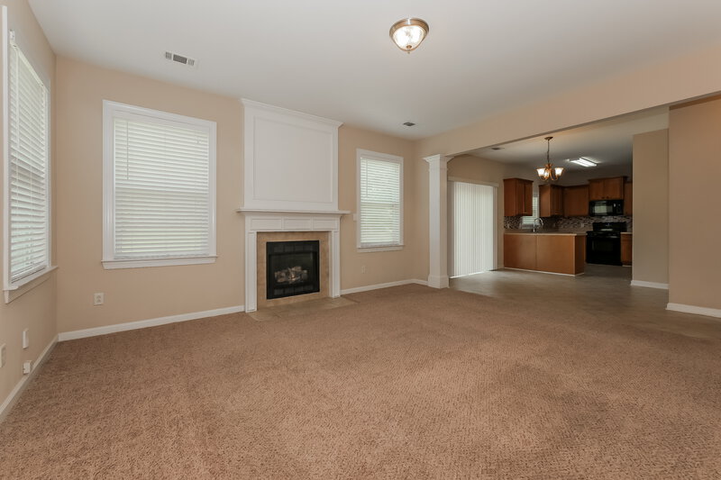 2,290/Mo, 2505 Mockingbird Ln Locust Grove, GA 30248 Living Room View 2