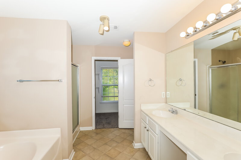 2,175/Mo, 2505 Mockingbird Ln Locust Grove, GA 30248 Main Bathroom View