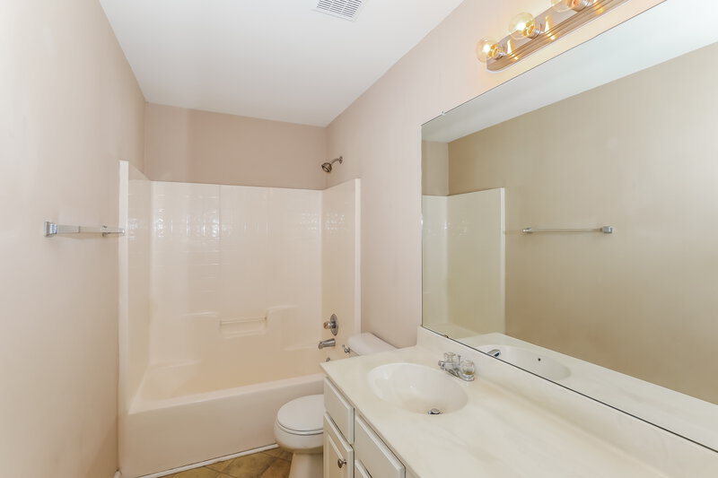 2,175/Mo, 2505 Mockingbird Ln Locust Grove, GA 30248 Bathroom View