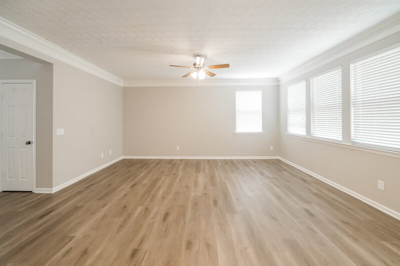 2,250/Mo, 2240 Valley Creek Dr Lithia Springs, GA 30122 Living Room View 2