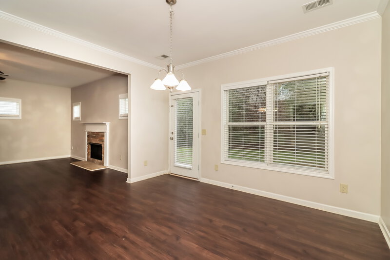 1,665/Mo, 27 Oakbrook Dr SW Cartersville, GA 30120 Dining Room View