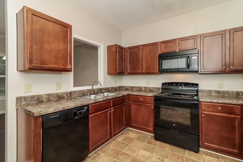 1,665/Mo, 27 Oakbrook Dr SW Cartersville, GA 30120 Kitchen View 2