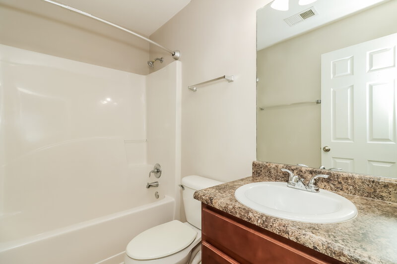 1,665/Mo, 27 Oakbrook Dr SW Cartersville, GA 30120 Bathroom View