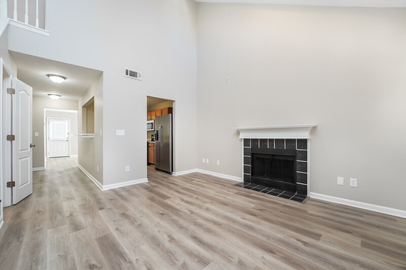 2,520/Mo, 210 Lakeview Trl Covington, GA 30016 Living Room View