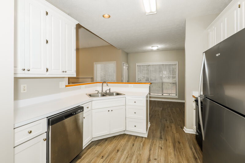 1,880/Mo, 107 Windsong Dr Stockbridge, GA 30281 Kitchen View