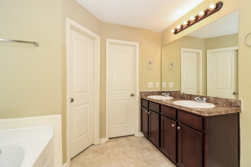 2,020/Mo, 71 Hamilton Blvd NW Cartersville, GA 30120 Main Bathroom View