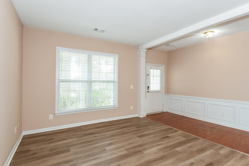 2,045/Mo, 210 Ashland Dr Woodstock, GA 30189 Living Room View