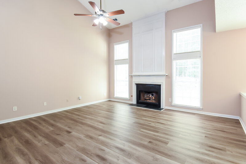 2,045/Mo, 210 Ashland Dr Woodstock, GA 30189 Family Room View 2
