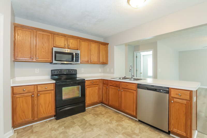 2,585/Mo, 1163 Folkstone Dr McDonough, GA 30253 Kitchen View