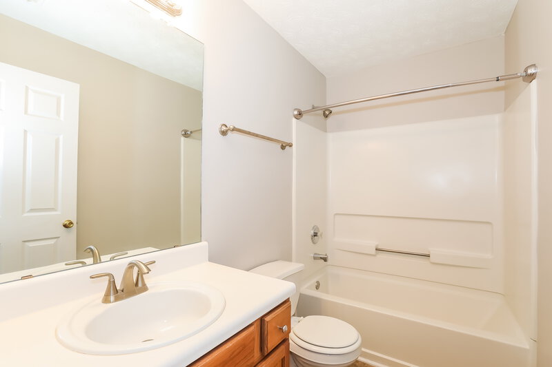 2,585/Mo, 1163 Folkstone Dr McDonough, GA 30253 Bathroom View