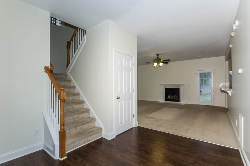 2,405/Mo, 122 The Boulevard Newnan, GA 30263 Living Room View 2