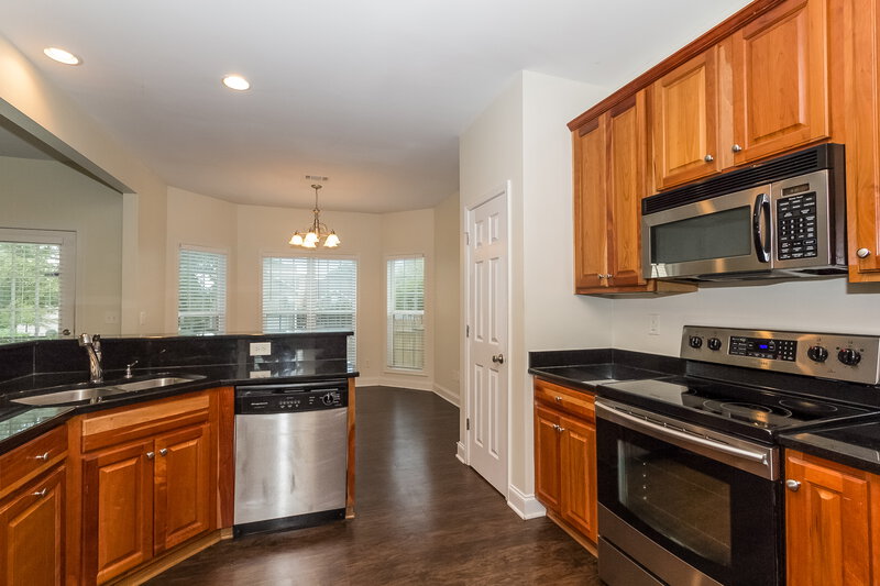 2,405/Mo, 122 The Boulevard Newnan, GA 30263 Kitchen View
