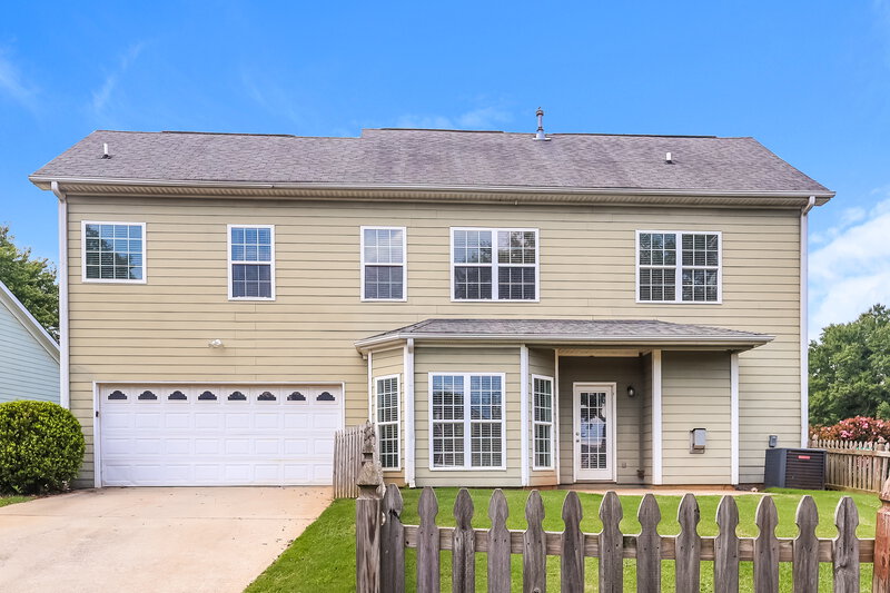 2,295/Mo, 122 The Boulevard Newnan, GA 30263 Rear View