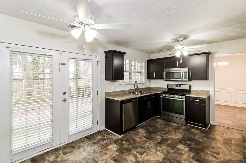 2,230/Mo, 3153 Silverchase Cir SW Marietta, GA 30008 Kitchen View