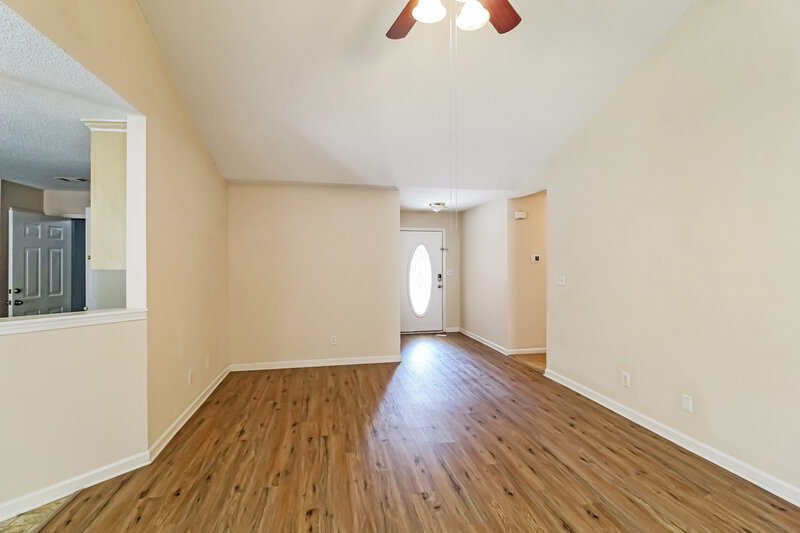 2,215/Mo, 2582 Freemans Walk Path Dacula, GA 30019 Living Room View