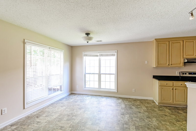 2,215/Mo, 2582 Freemans Walk Path Dacula, GA 30019 Dining Room View