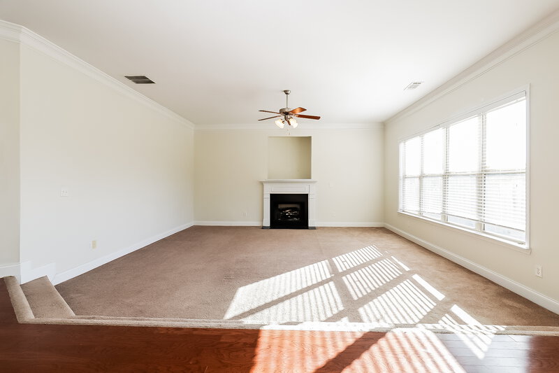 2,450/Mo, 1365 Little Hampton Dr Lawrenceville, GA 30045 Living Room View