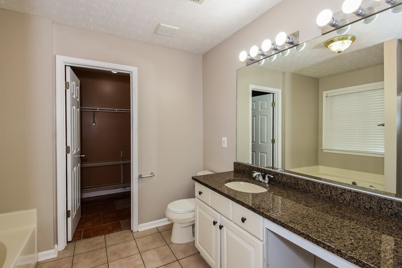 1,995/Mo, 1117 Eastmill Cv Dacula, GA 30019 Main Bathroom View