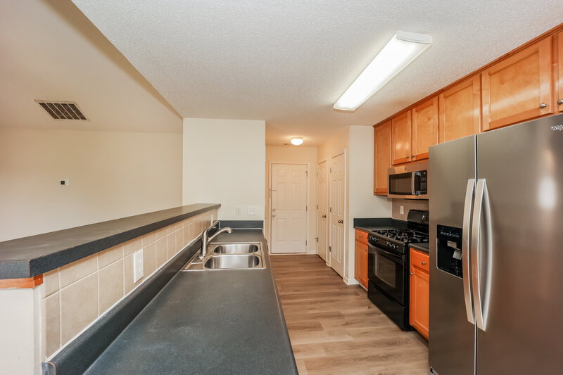 2,015/Mo, 40 Belltree Cir Newnan, GA 30265 Kitchen View