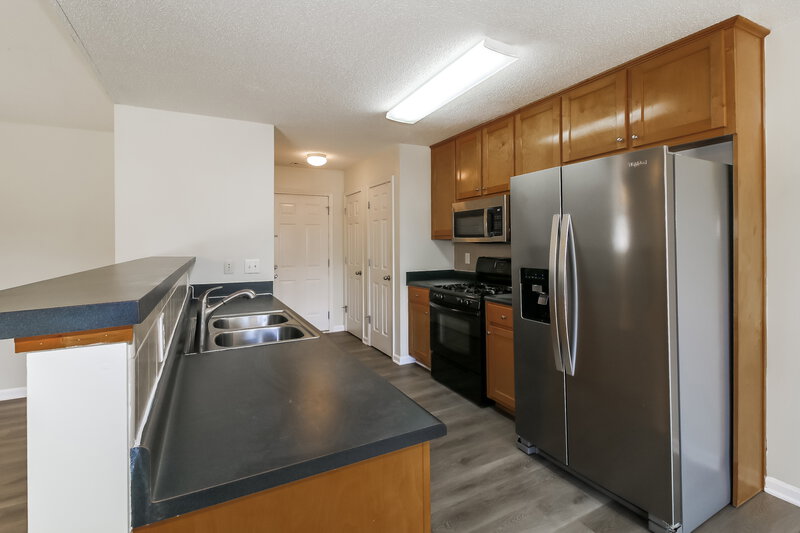 2,035/Mo, 40 Belltree Cir Newnan, GA 30265 Kitchen View