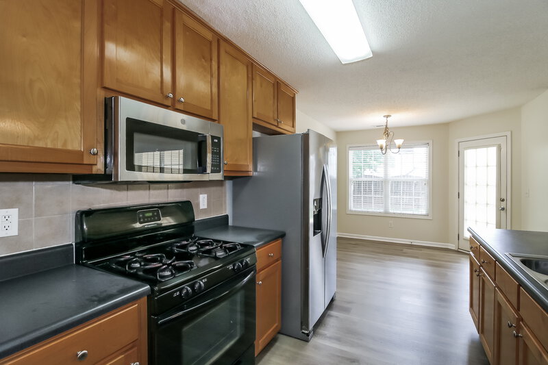 2,035/Mo, 40 Belltree Cir Newnan, GA 30265 Kitchen View 2