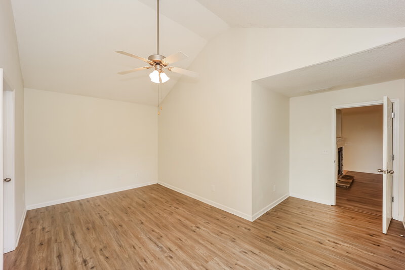 2,015/Mo, 40 Belltree Cir Newnan, GA 30265 Main Bedroom View 2