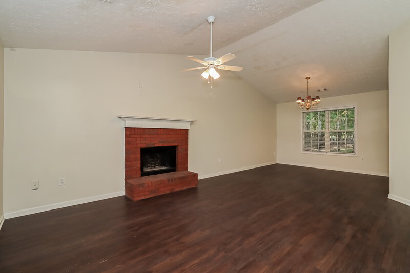 1,865/Mo, 4110 Eden Valley Dr Loganville, GA 30052 Living Room View 2
